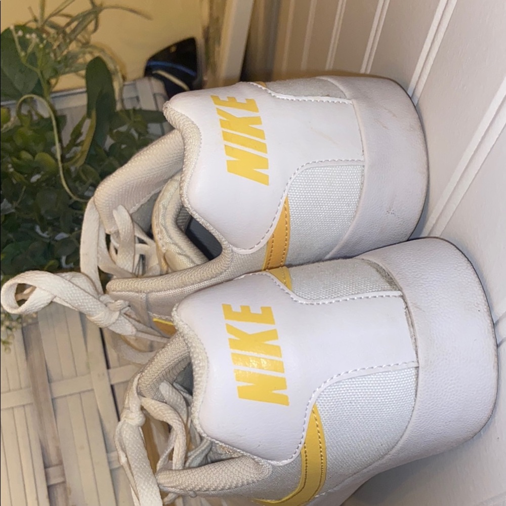 Nike White and Yellow Casual Canvas Shoes - Picture 5 of 6